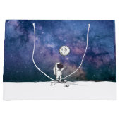 Astronaut in de ruimte met maanballonkosmossterren groot cadeauzakje (Voorkant)