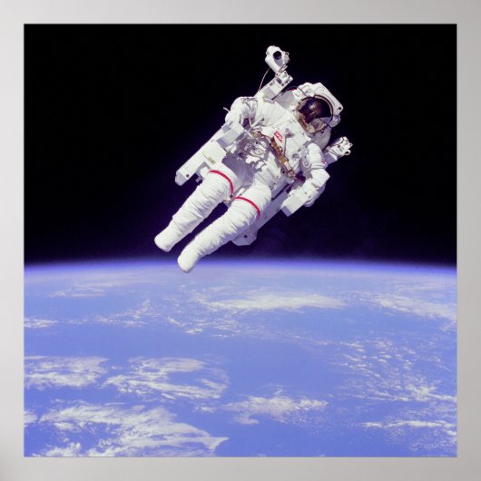 Astronaut in de ruimte met Manned Manuevering Unit Poster (Voorkant)
