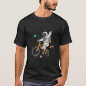 Astronaut in ruimtepak rijden BMX fiets op ruimte  T-shirt (Voorkant)