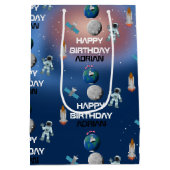 Astronaut in Space Galaxy Theme Birthday Name Medium Cadeauzakje (Achterkant)