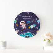 Astronaut kind op de maan, monogramme naam grote klok (Huis)