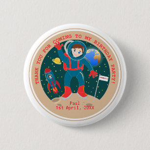 Astronaut kind op het verjaardagsfeestje van de ma ronde button 5,7 cm