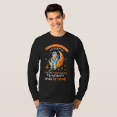Astronaut Leukemie Bewustheid houdt van iemand met T-shirt (Voorkant volledig)