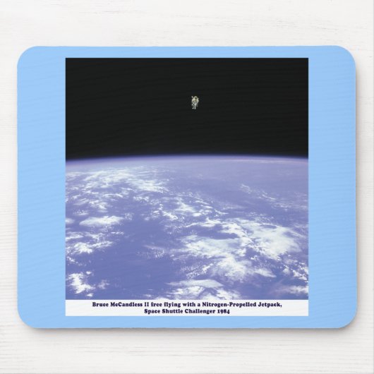 Astronaut McCandless Free Flying with Jetpack Muismat (Voorkant)