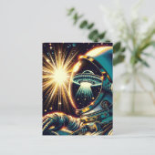 Astronaut met een reflectie van een ufo briefkaart (Staand voorkant)