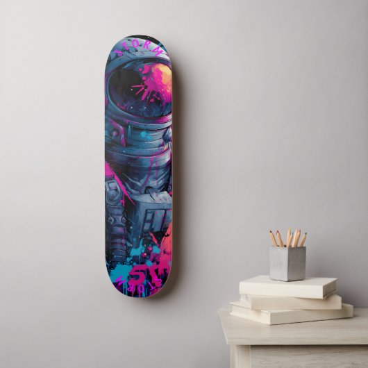 Astronaut Neon Graffiti Art – Limited Edition Persoonlijk Skateboard (Muurkunst)