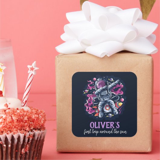 Astronaut op een ruimteraket met sterren en planet vierkante sticker (Feest)