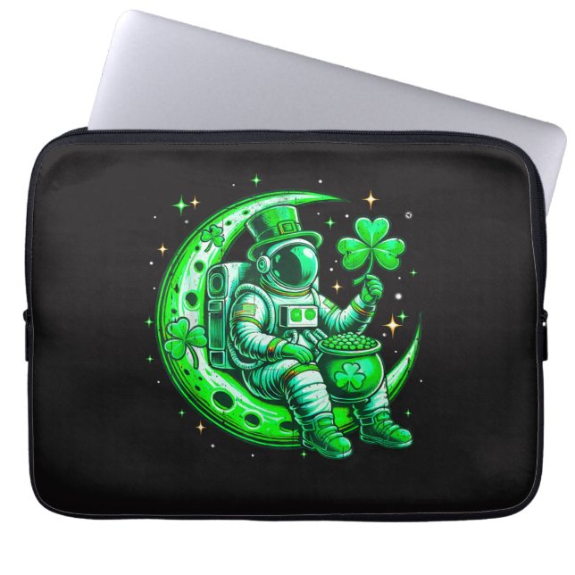 Astronaut op Maan Ruimte St. Patrick's Day Laptop Sleeve (Voorkant)