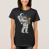 Astronaut plays saxophone in space t-shirt (Voorkant)