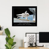 Astronaut Rex J. Walheim naast International Spa Poster (Thuiskantoor)