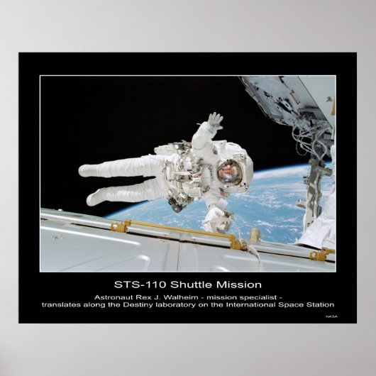 Astronaut Rex J. Walheim naast International Spa Poster (Voorkant)