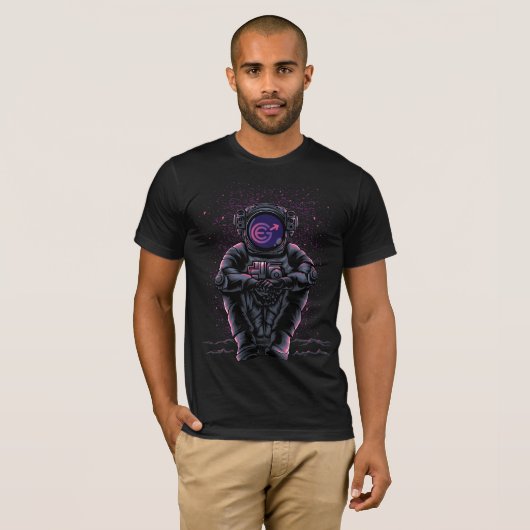 Astronaut Sitting Evergro w EGC Crypto To Moon T-shirt (Voorkant volledig)