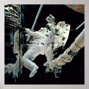 Astronauten die werken aan de Hubble Poster