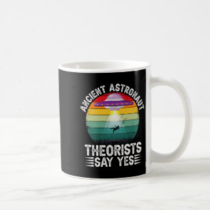 Astronautentheoretici zeggen ja tegen buitenaardse koffiemok