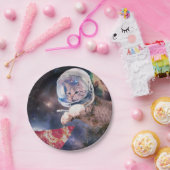 Astronautkat jaagt op een pizza stuk papieren bordje (Feest)