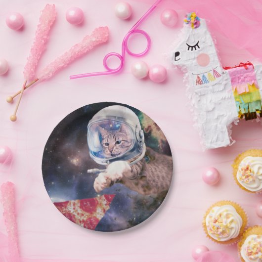 Astronautkat jaagt op een pizza stuk papieren bordje (Feest)