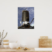 Astronauts vangen en repareren INTELSAT VI (STS-49 Poster (Keuken)