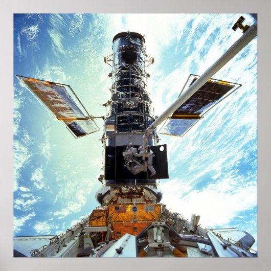Astronauts werken aan de Hubble Space Telescope Poster (Voorkant)