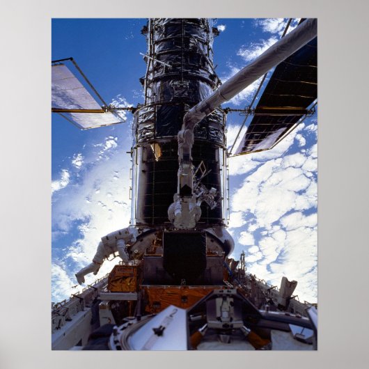 Astronauts werken aan de Hubble Space Telescope Poster (Voorkant)