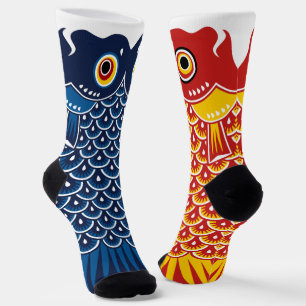 Asymmetrische blauwe en rode koinobori karper sokken