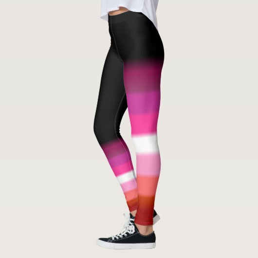 Asymmetrische leggings onder pridevlag van lesbisc (Links)