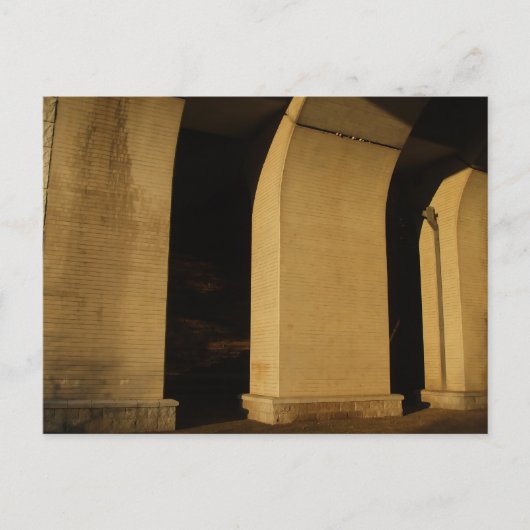 At dusk, under the bridge briefkaart (Voorkant)