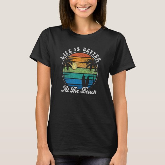 At The Beach 70s RetroS urfboard Surf Surfing T-shirt (Voorkant)