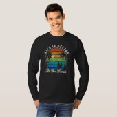At The Beach 70s RetroS urfboard Surf Surfing T-shirt (Voorkant volledig)