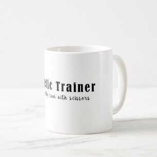 Athletic Trainer die gecertificeerd is om met een  Koffiemok