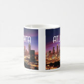 Atlanta, Georgia City skyline 's nachts Koffiemok (Center)