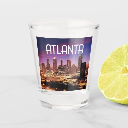 Atlanta, Georgia City skyline 's nachts Shot Glas (Voorkant)