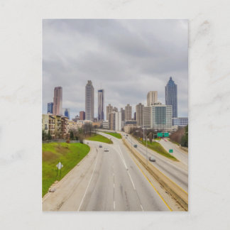 Atlanta skyline over snelweg briefkaart
