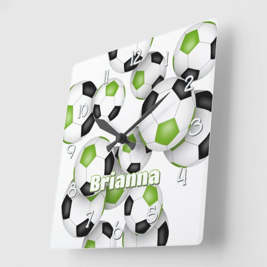 Atleet naam op felgroene zwarte voetballen vierkante klok (Hoek)