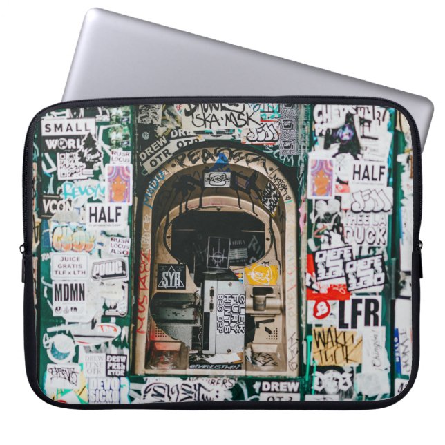 ATM-MACHINE MET GRAFFITI LAPTOP SLEEVE (Voorkant)