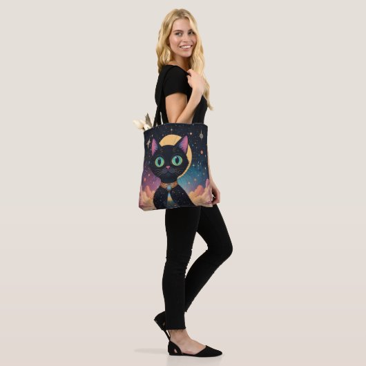 Atomic futuristische kosmische zwarte kat in het m tote bag (Op model)