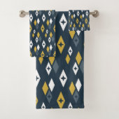 Atomic MCM Diamanten Patroon Navy, Mosterd Geel Bad Handdoek (Insitu)