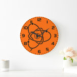 Atoomenergie Symbool Wetenschap en Technologie Grote Klok<br><div class="desc">Houd de tijd in elektrificerende stijl met deze moderne atoomenergie wandklok. Met een gedurfd zwart atoom en een bliksemflits op een levendige oranje achtergrond, brengt deze klok een futuristische wetenschapsvibe naar elke ruimte. Ideaal voor klaslokalen, laboratoria, kantoren of een interieur, het is perfect voor wetenschapsfans, leraren en iedereen die van...</div>
