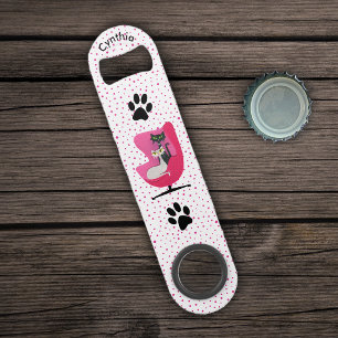 Atoomkatten in Roze Stoel zwarte Pootafdrukken Sti Speed Flessenopener