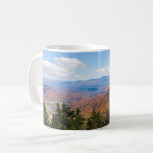 atop mount mansfield over uitzicht koffiemok (Voorkant links)