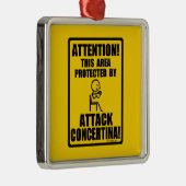 Attack Concertina Metalen Ornament (Rechts)