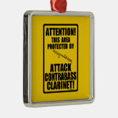 Attack Contrabass Clarinet Metalen Ornament (Rechts)