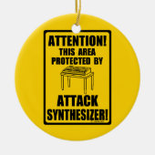 Attack Synthesizer Keramisch Ornament (Voorkant)