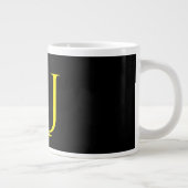 Attractive Monogram Yellow Black Modern Minimalist Grote Koffiekop (Rechts)