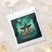 Attractive & Mystical Halloween Witch Conjures Bedankzakje (Geknipt)