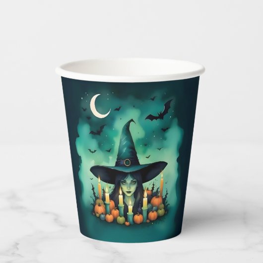Attractive & Mystical Halloween Witch Conjures Papieren Bekers (Voorkant)