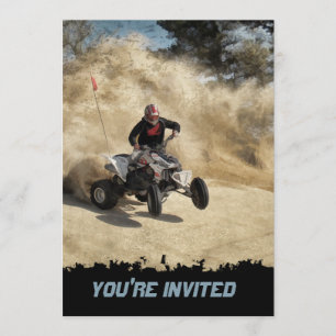 ATV op Dirt Road in Dust Cloud met Edges Kaart