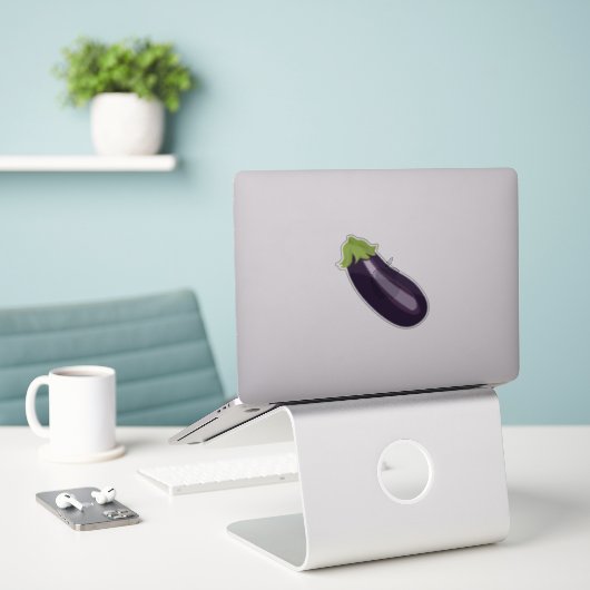 Aubergine Emoji Sticker (Laptop op bureau)