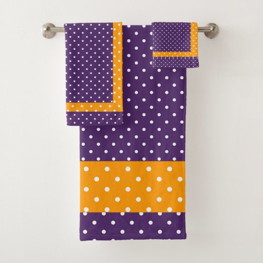 Aubergine Paarse + gouden polka dot Bad Handdoek (Insitu)