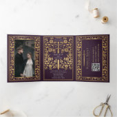 Aubergine Royal Medieval Sword Wedding QR Code Drieluik Uitnodiging (Binnen)