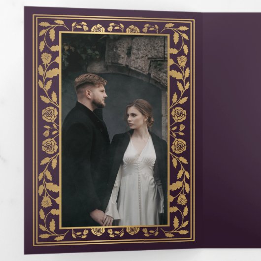 Aubergine Royal Medieval Sword Wedding QR Code Drieluik Uitnodiging (Binnenzijde eerst)